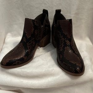 Cute snakeskin booties